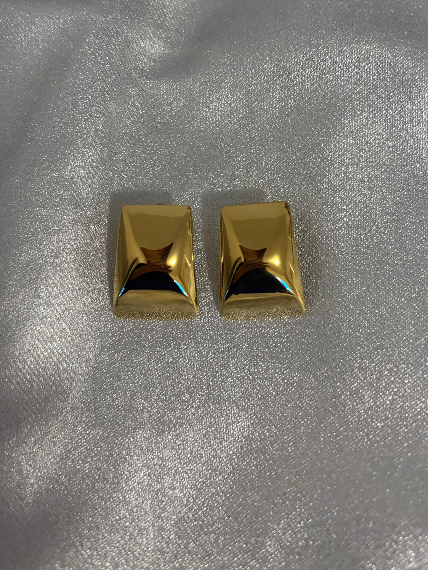 SQUARE SOLID EARRINGS