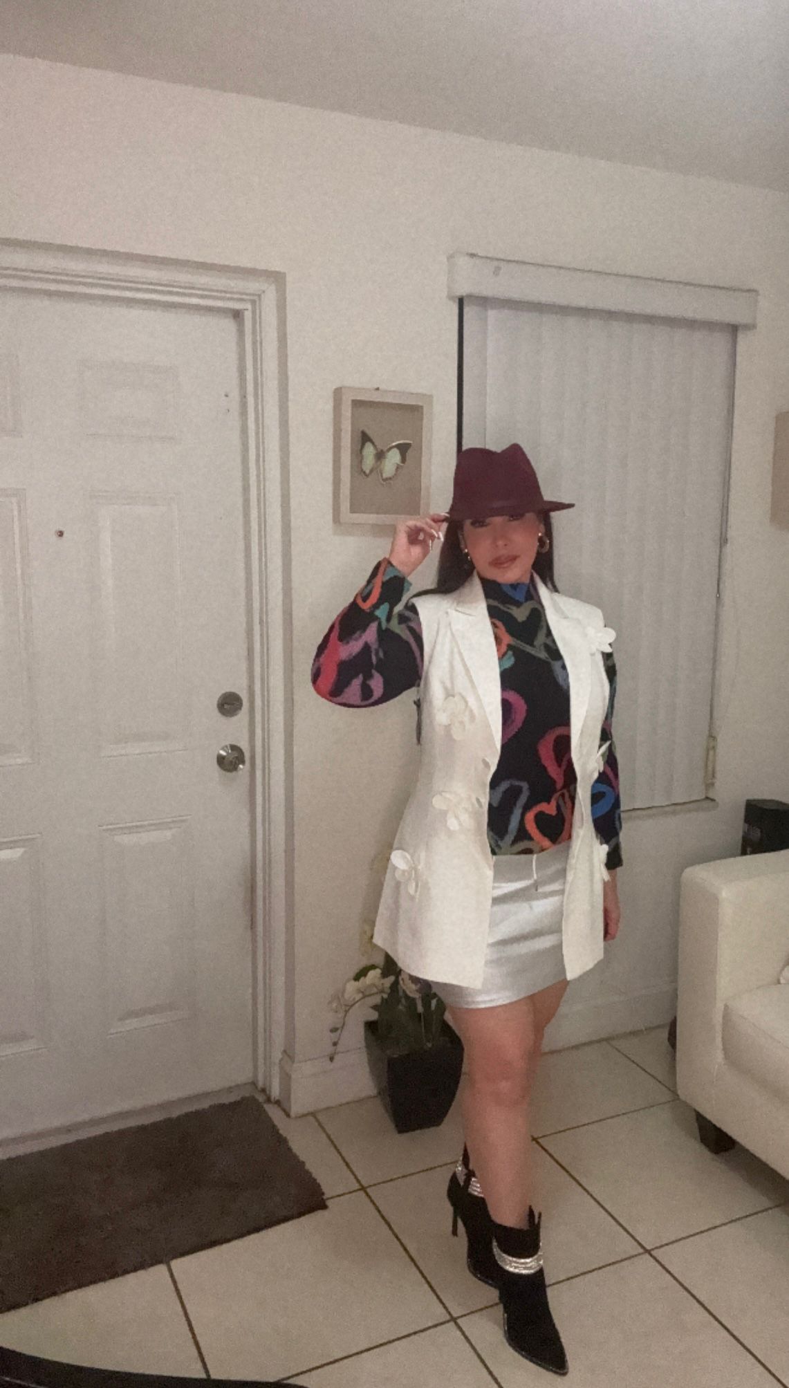 WHITE VEST